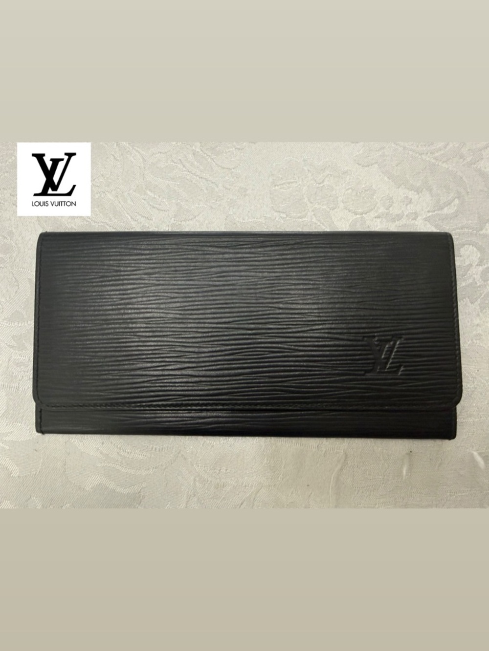 LOUIS VUITTON Black Epi Bifold Wallet